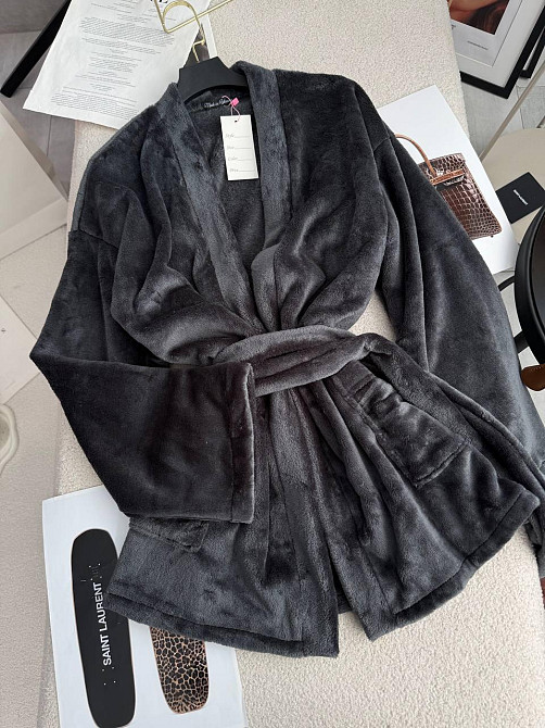 Женский стильный домашний махровый халат Графит Одесса - изображение 2