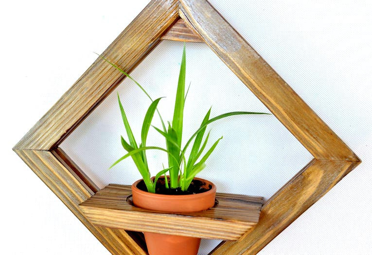 Полка настенная для цветов 