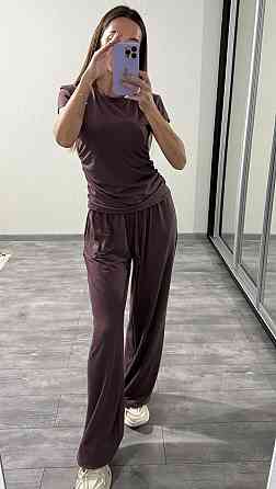 Жіночий прогулянковий оверсайз костюм-двійка: футболка та штани віскоза Шоколад Одеса