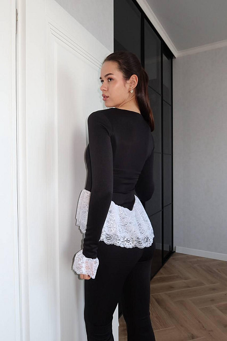Женский элегантный костюм двойка: кофта с кружевом и брюки-клеш дайвинг+французское кружево Белый, 46/48 Одесса - изображение 5