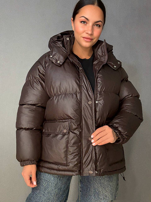 Куртка жіноча A-N 30046 глянцева пуффер подовжена з капюшоном S-M, коричневий, SM Київ - фото 12