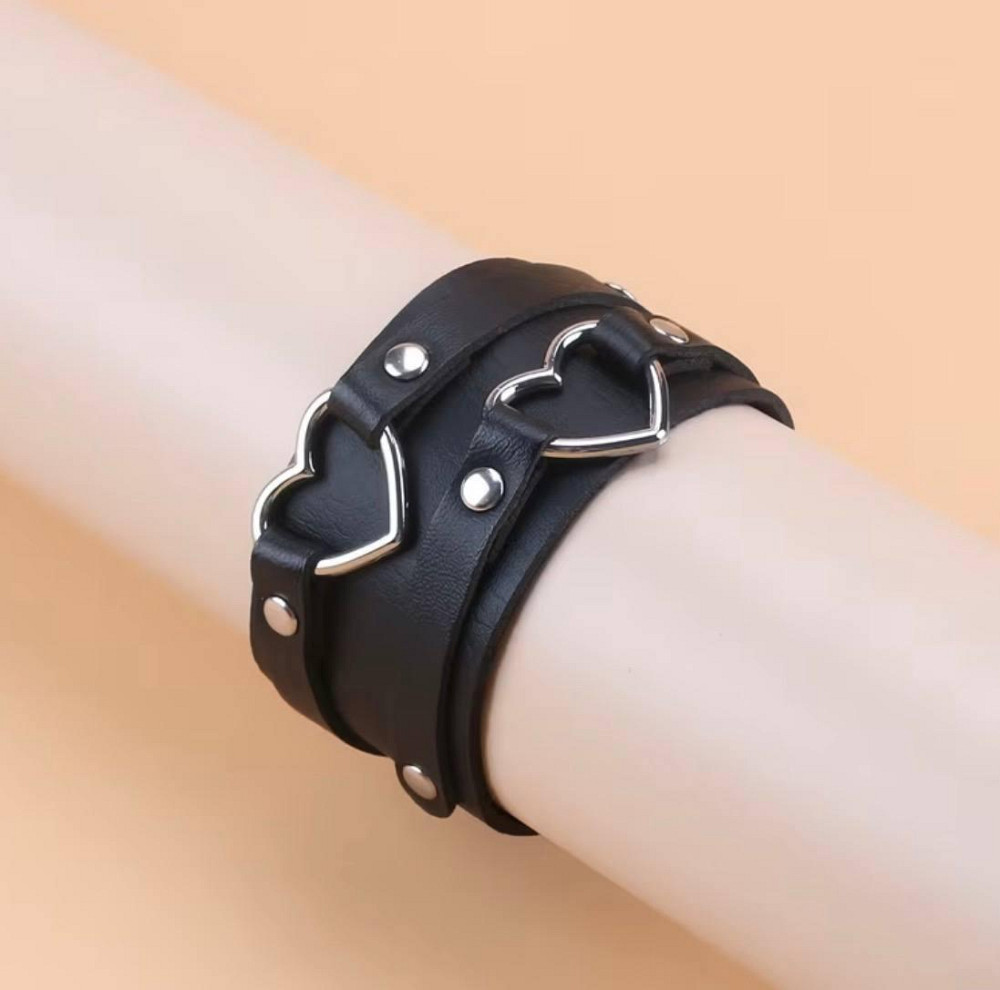 Браслет зі штучної шкіри з серцями чорний, панк браслет унісекс, готичний аксесуар на руку Київ - фото 2