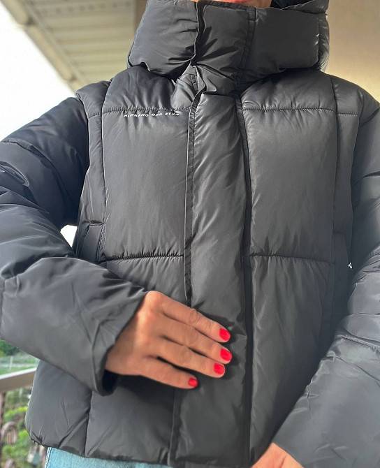 Куртка женская Lady Yep 9068 оверсайз укороченная надпись впереди с капюшоном one size, черный, one size Киев - изображение 13