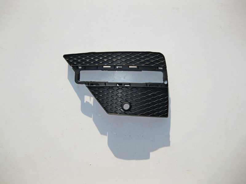 Mercedes-Benz  A1668852822 Нова ліва грати в бампер під LED ML W166 Одеса - фото 1