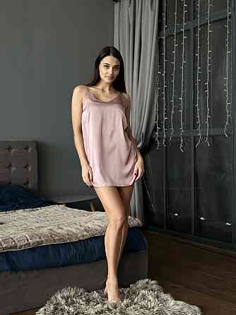 Жіноча нічна сорочка шовкова на регульованих бретельках Пудровий XL Харків