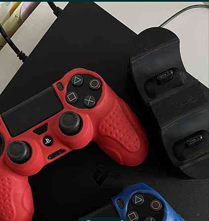 Приставка SONY PlayStation 4 Slim. Киев