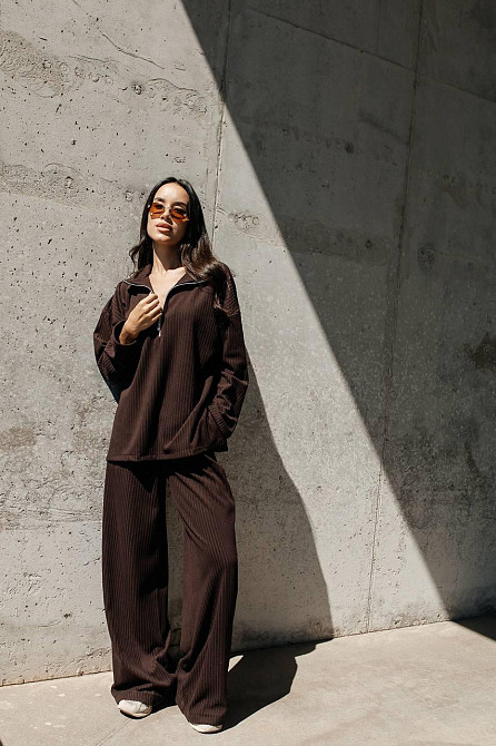 Женский повседневный оверсайз костюм двойка: кофта и штаны трикотаж пума рубчик Шоколад Одесса - изображение 3