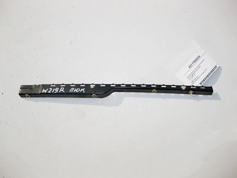 Mercedes-Benz  A2117820224 Направляюча ущільнювальна гумка отвору електролюка праворуч CLS C219 Одеса - фото 1