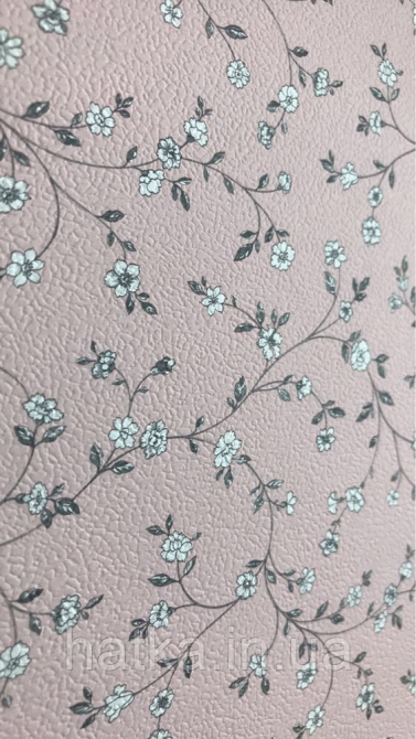 Шпалери вінілові на флізеліні Petite Fleur 4 Rasch Texti 289038 на рожевому тлі білі квіти сірі гілочки Київ - фото 2