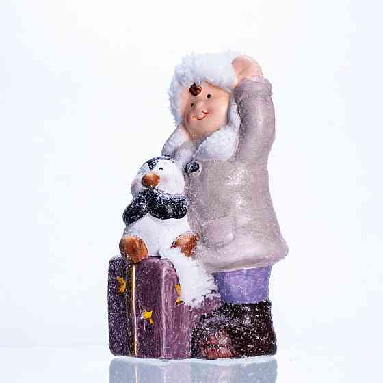 Новорічна фігурка з підсвіткою Дівчинка з пінгвіном із фарфору 9×10×19 (см) новорічний декор для дому, квартири на подарунок CR-5-6 Коломыя