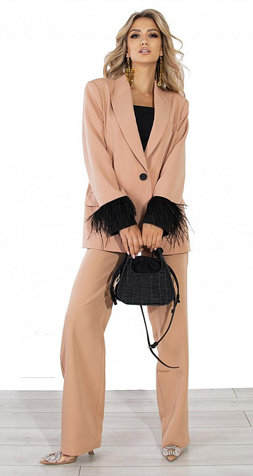 Класичний костюм із пір'ям Київ - фото 2