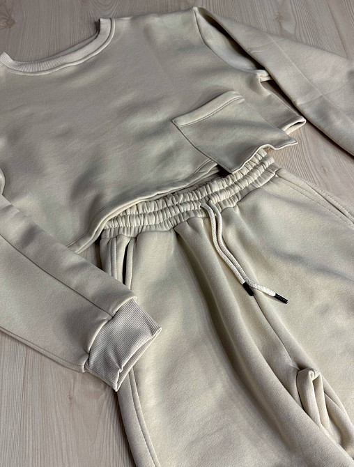 Костюм женский Quzen 490-480 укороченный свитшот с карманом и джогеры утепленный светло бежевый, світло-бежевый, S Киев - изображение 16