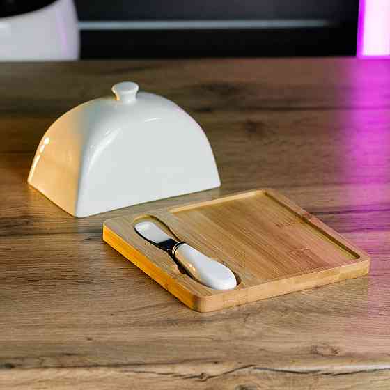 Yiwu Маслянка порцелянова 15×15×9 см з ножем на підставці Киев