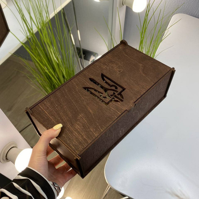 Подарункова коробка дерев'яна з гербом України 25х12,5х7,3 см, прямокутна з кришкоюMasterSem Київ - фото 3