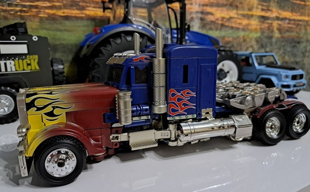 Трансформер Optimus Prime  Высота трансформера 30 см Киев - изображение 6