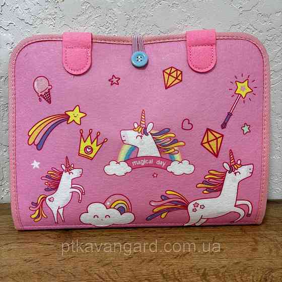 Книга-сумка фетрова розвиваюча (елементи на липучках, застібки, годинник, англ. абетка, цифри, форми) 25023 рожевий Хмельницький