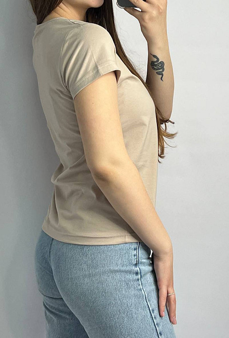 Базовая футболка женская удлиненная Бежевый S Харьков - изображение 4