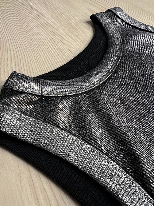 Майка женская A-N 332 в рубчик с эффектом серебристого напыления, черный, one size Киев - изображение 13