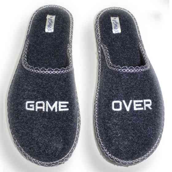 Тапочки мужские комнатные закрытые из войлока с надписью 