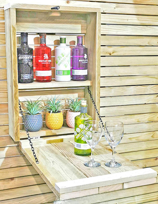 Настенный бар 