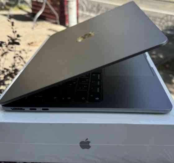 Ноутбук: MacBook Air 2022. M2 , 8/512Gb. Space Gray , 16 Цыклов , идеал. Київ