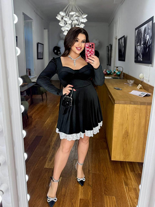 Жіноча стильна оксамитова сукня з відкритим декольте оксамит ; підклад-прошва Одеса - фото 4