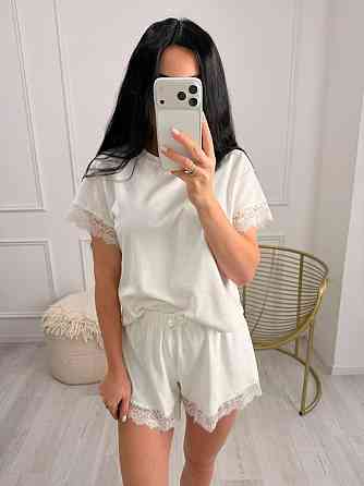 Жіноча піжама двійка з велюру з мереживом Молочний Одеса