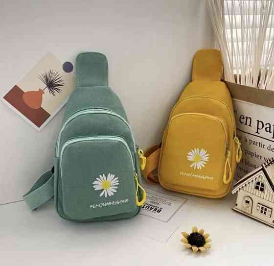 Маленькая женская сумочка через плече нагрудная сумочка для девочек зеленая размер сумки 24*16*5см, 2 кармана Киев