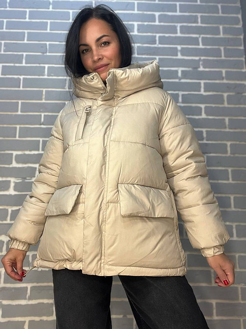 Куртка жіноча Lady Yep 9013 пуффер подовжена накладені кишені з капюшоном бежева, бежевий, 46 Київ - фото 1