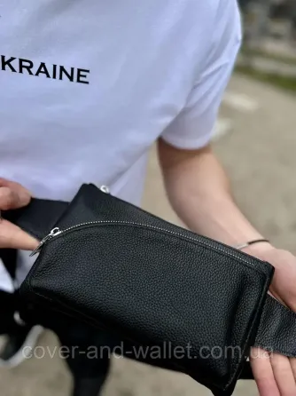 Зручна повсякденна сумка-бананка з натуральної чорної шкіри на блискавці Puos (чорна) Київ