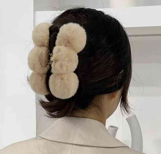 Шпилька крабік із хутра Капучіно Смела