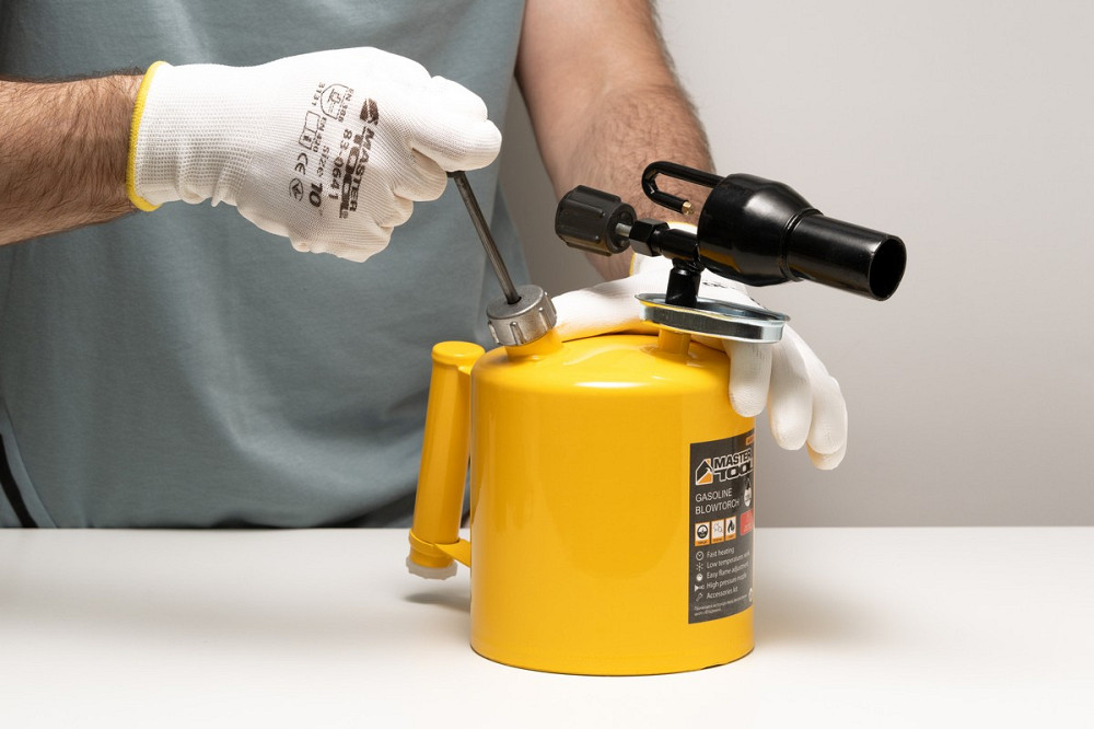 MASTERTOOL Лампа паяльна бензинова MASTERTOOL 2.0 л 1100°С 32 мм 1200 г/год 0.25 МПа 44-5220 Киев - изображение 4