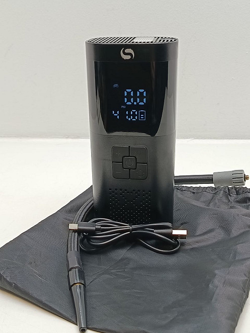 Портативний акумуляторний компресор GGV 2000mAh — Автомобільний насос + Power Bank + Ліхтар (Товар вживаний) Луцк - изображение 1