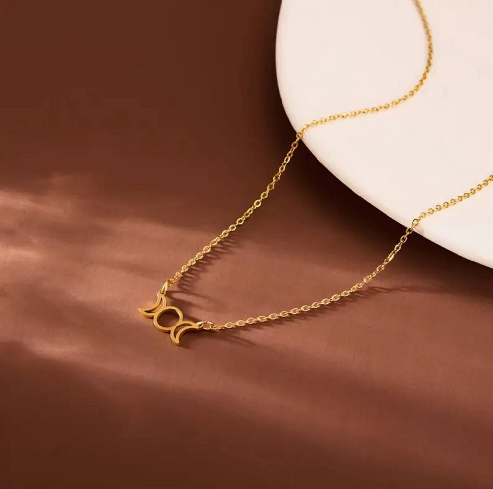 Ожерелье Тройная Луна – золотистая цепочка с символом Богини Киев - изображение 3