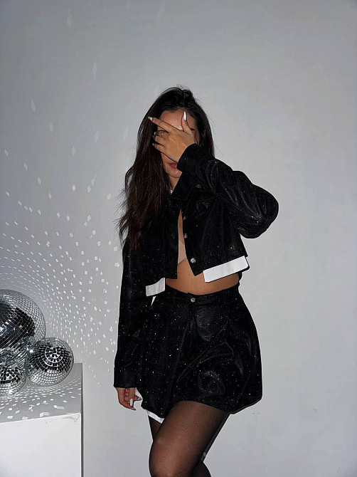 Женский праздничный блестящий костюм двойка: жакет и юбка с шортами Черный, 46/48 Одесса - изображение 6