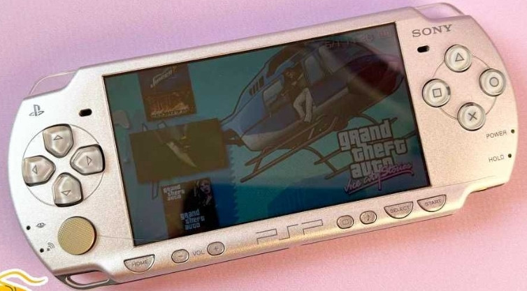 Консоль Sony PlayStation Portable PSP -2000 , 32Gb. + 40 Іг. Київ - фото 4