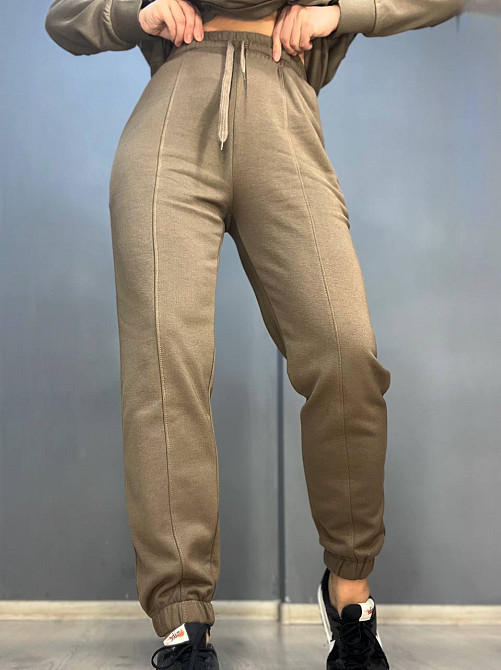 Костюм женский Joggy 7924-7631 джоггеры на резинке и худи с капюшоном бабочка на спине коричневый, коричневый, XS Киев - изображение 9