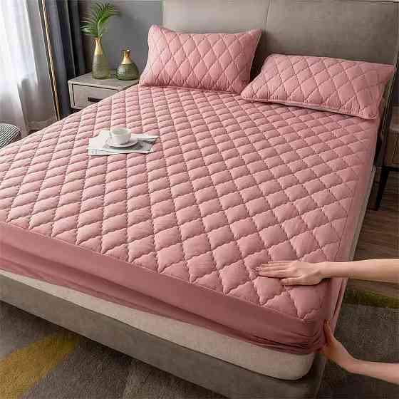 Набор простыня-наматрасник (200×220см) водонепроницаемая на резинке, и 2 наволочки, в розовом цвете Каменец-Подольский