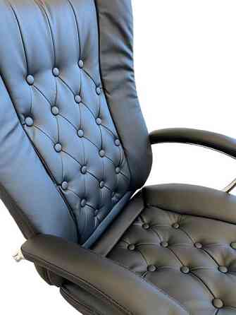 Офисное кресло руководителя Tehforward Cezar хром Anyfix Черный Киев