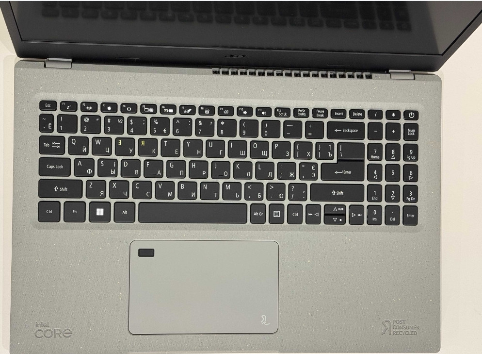 Intel i5-1235U 20GB/512GB 15.6