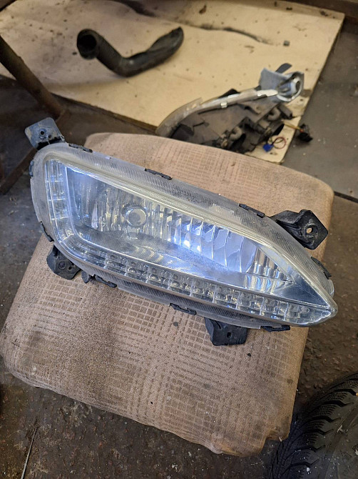 Права протитуманна фара LED для Hyundai Santa Fe 2012–2016 Київ - фото 1