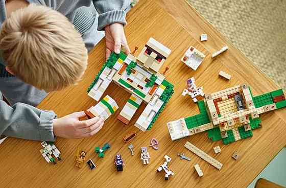 Лего Майнкрафт Крепость Железный Голем, 998 деталей. Харьков