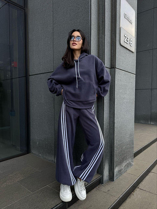 Женский теплый костюм двойка с лампасами из турецкого флиса Серый, 46/48 Одесса - изображение 6