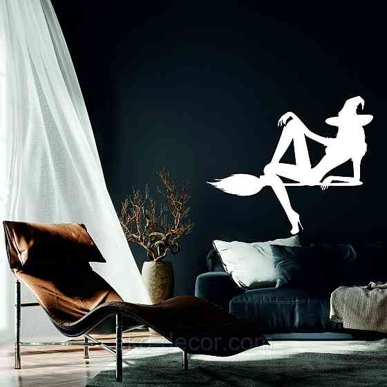 Декоративне настінне Панно «Відьма на мітлі», Декор на стіну 50*41 см, Білий Київ