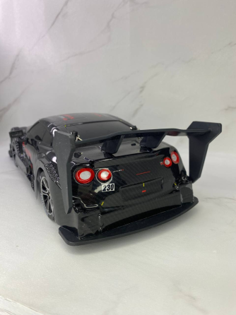 Машинка для дрифту Nissan GT-R R/C 4WD (1:16): Неонове підсвічування, 2 швидкості, 2.4 ГГц, Чорний Б/В Київ