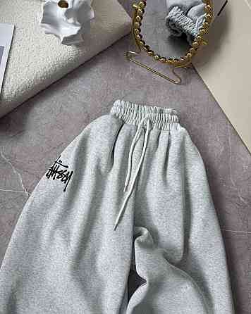 Женские объемные теплые оверсайз брюки трехнить на флисе с вышивкой Одесса