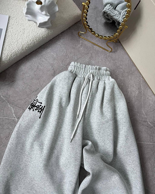 Жіночі обʼємні теплі оверсайз штани трьохнитка на флісі з вишивкою Одеса - фото 2