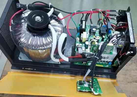 Низькочастотний надійний інвертор 2000Вт/24В, зарядка 35А. Харків