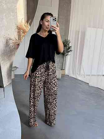 Женский домашний комплект двойка: футболка + леопардовые брюки коттон 48/52 Одесса