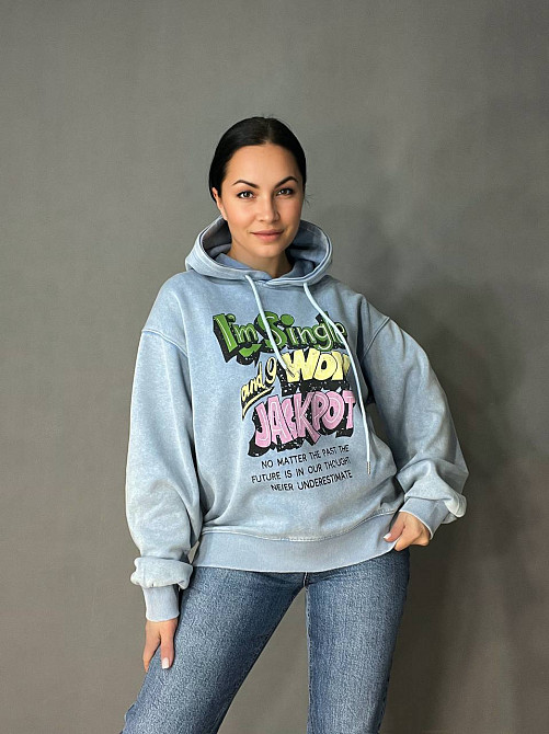 Худи женский A-N 25040 удлиненный оверсайз с капюшоном вареный дай цветная надпись впереди one size, голубой, one size Киев - изображение 13
